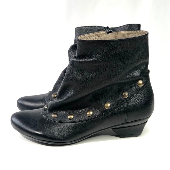 Eric Michael slouchy booties black w/ brass studs - Picture 4 of 11